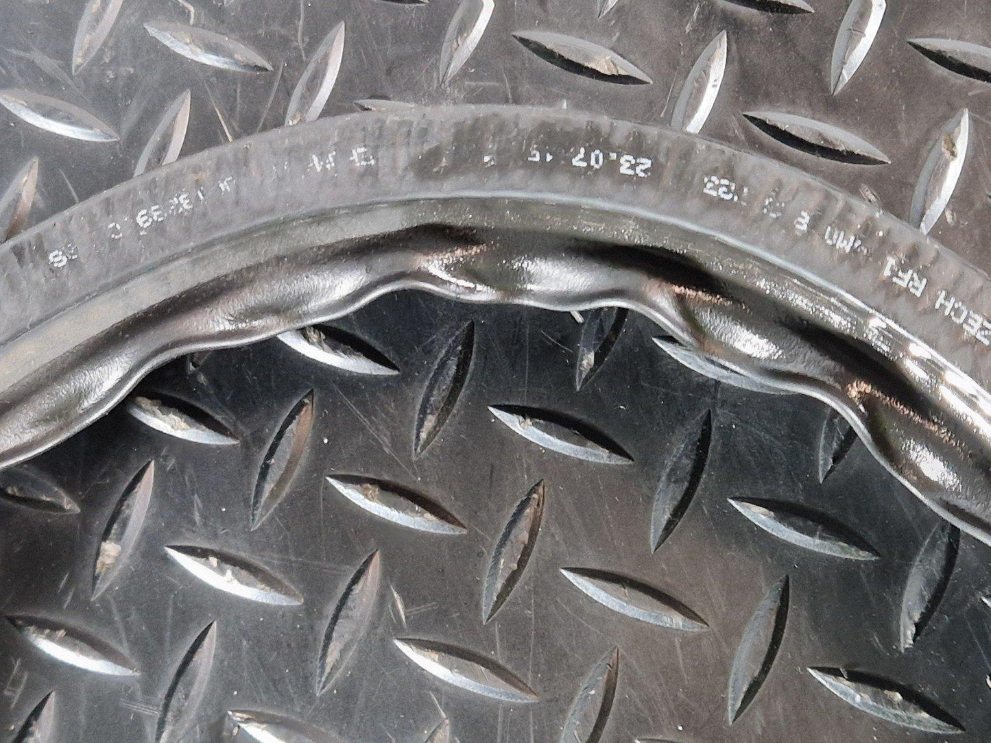 16-20 AUDI Q7 4M GENUINE ENGINE COMPARTMENT RUBBER SEAL 4M0823723