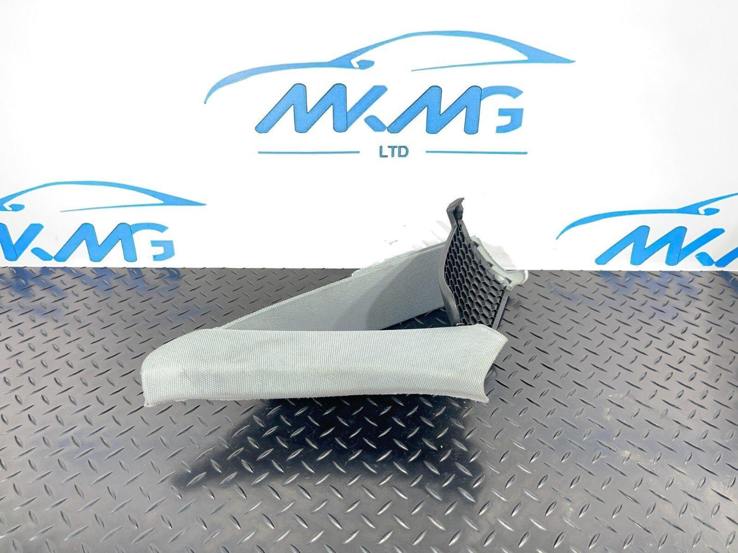 16-19 AUDI A4 B9 SALOON GENUINE REAR RIGHT C-PILLAR TRIM 8W5867288