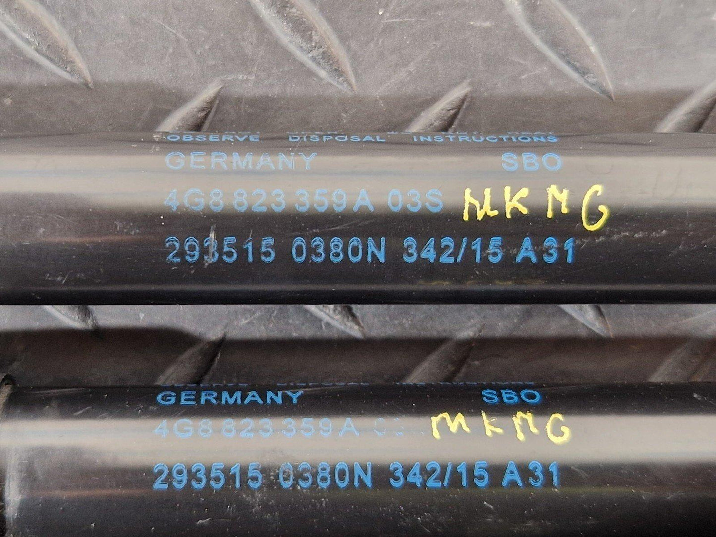 15-18 AUDI A7 4G GENUINE OEM BONNET HOOD GAS STRUTS PAIR RIGHT & LEFT 4G8823359A