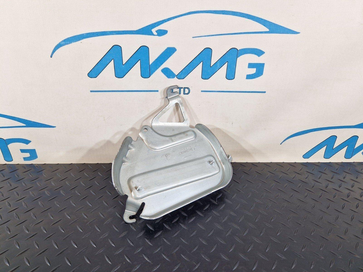 14-19 MERCEDES BENZ GLA X156 GENUINE CONTROL UNIT HOLDER BRACKET A1565450200