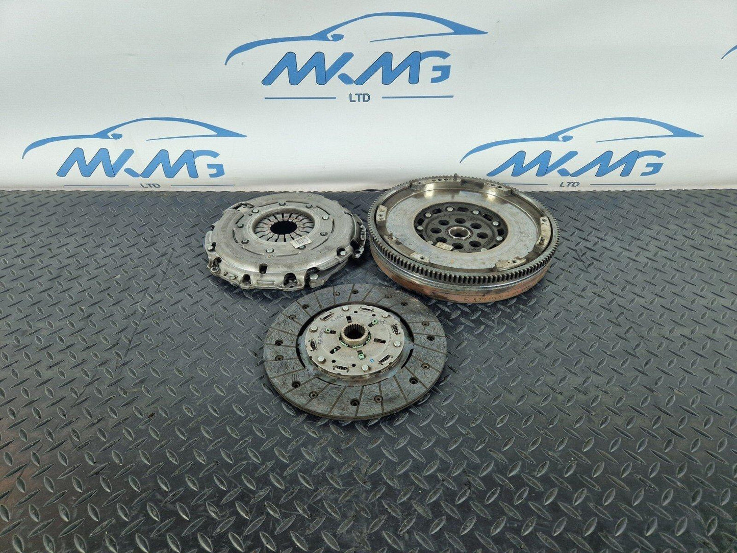 14-20 MERCEDES BENZ GLA X156 OM270 1.6 PETROL MANUAL OEM CLUTCH KIT & FLYWHEEL