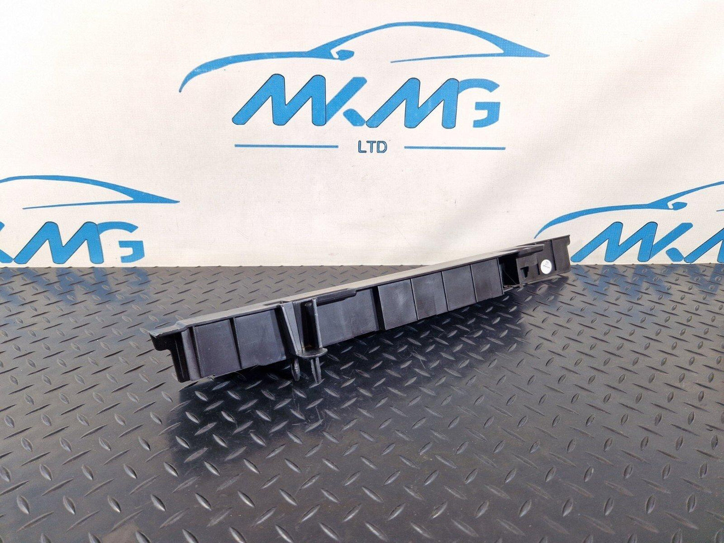14-21 MERCEDES BENZ C300h W205 BOOT TRUNK LEFT COVER BRACKET TRIM A2056840126