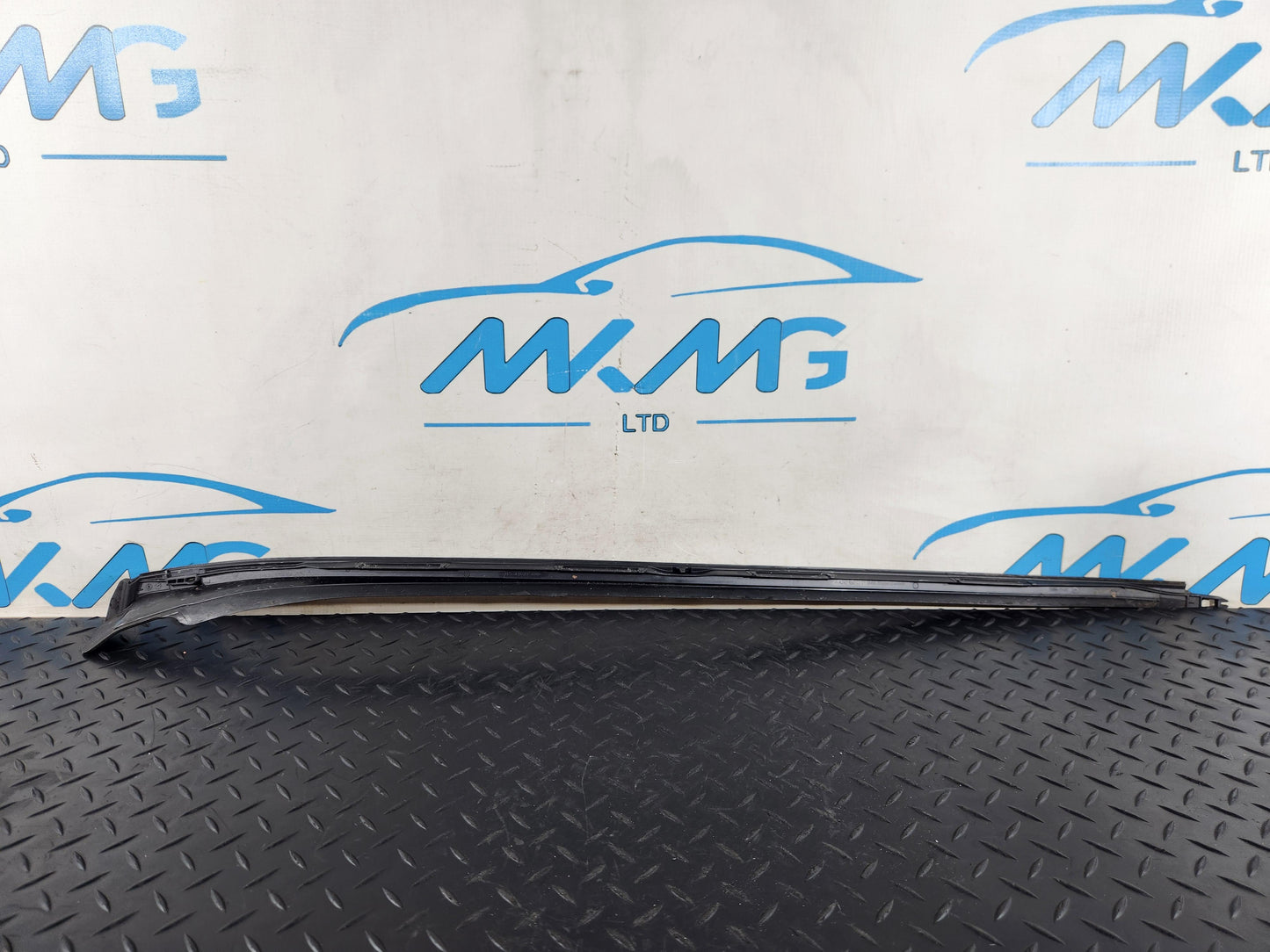 2019 - Mercedes B200d B-Class W247 front left n/s water deflector a2476900301