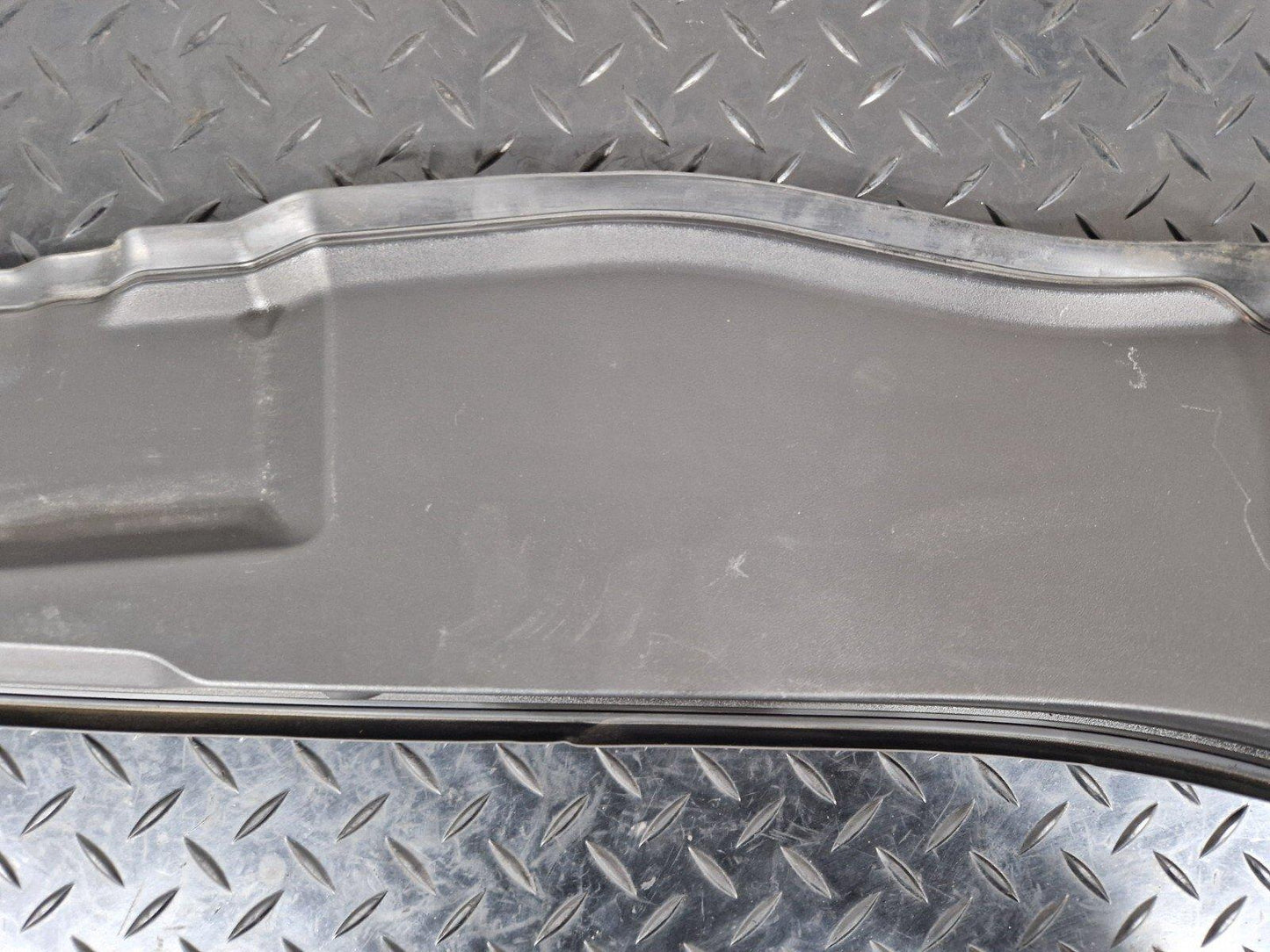 16-22 BMW X1 F48 GENUINE PASSENGER LEFT SIDE BONNET ENGINE SEAL BRACKET 7329399