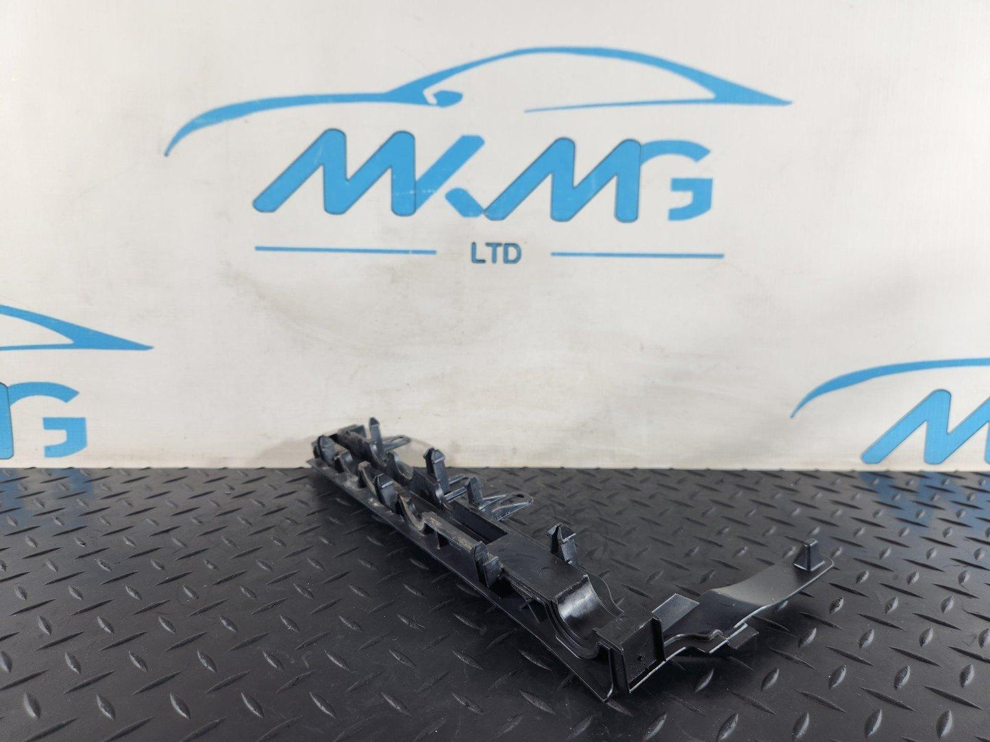 16-22 MERCEDES BENZ X253 GENUINE BONNET LEFT UPPER SEAL A2538314300