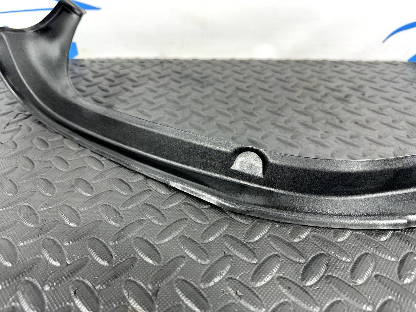 14-21 MERCEDES BENZ C CLASS GENUINE REAR PASSENGER SIDE BOOT WATER DRIP TRIM