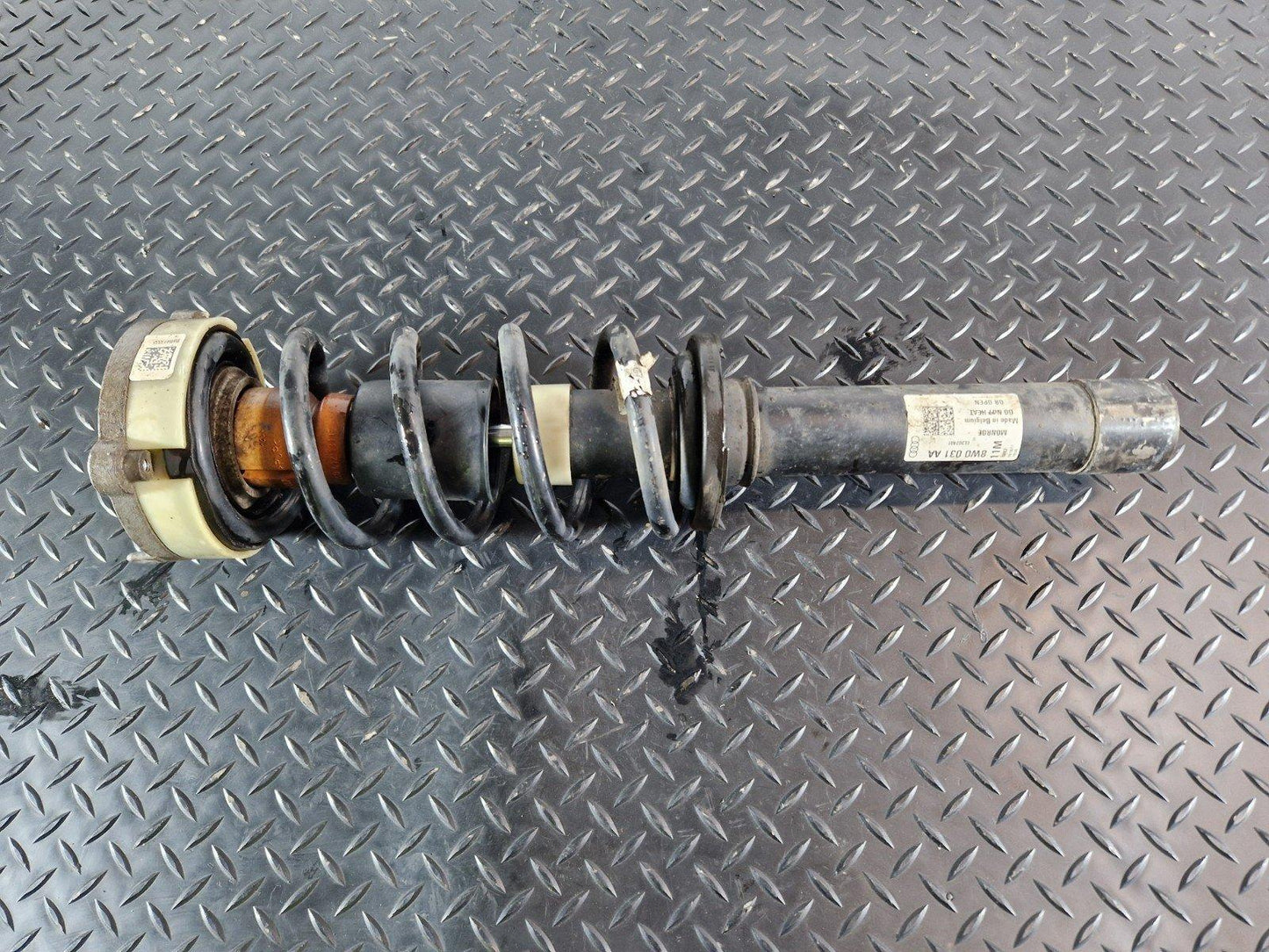 16-19 AUDI A4 B9 FRONT SHOCK ABSORBER FITS LEFT & RIGHT SIDES 8W0413031AA