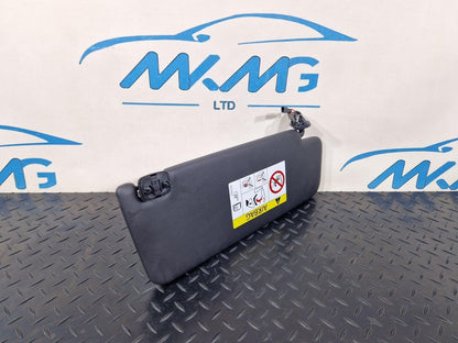 16-19 AUDI A4 B9 OEM FRONT RIGHT SUN VISOR 8W0857562 8W0857551