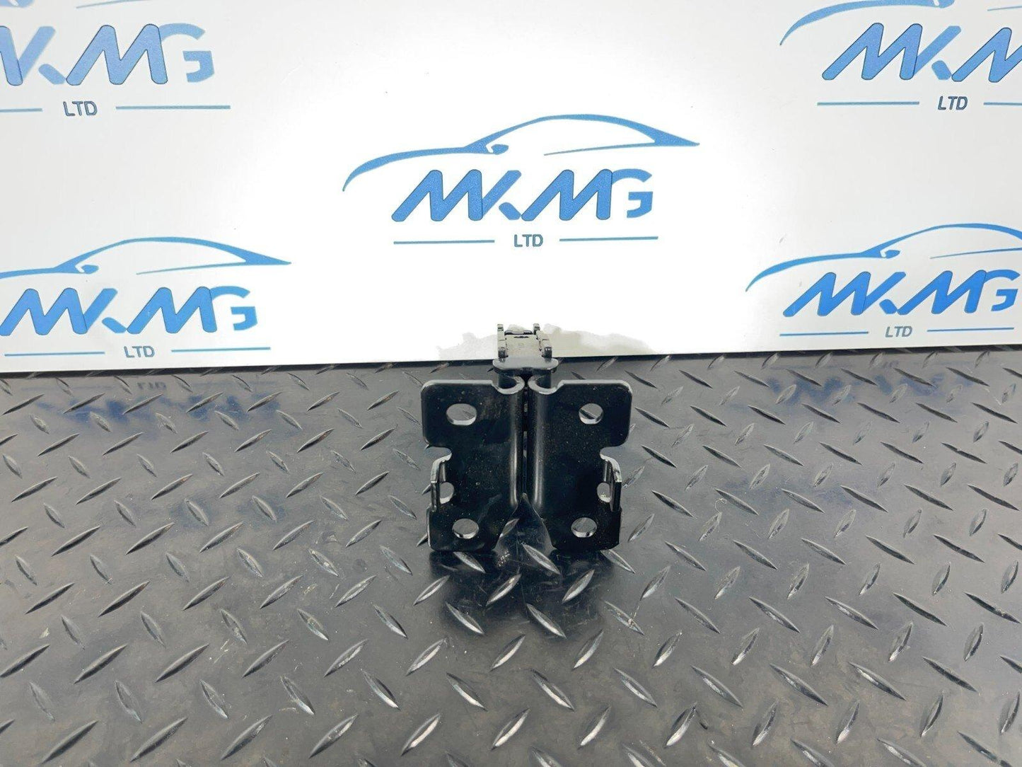 16-19 AUDI A4 B9 REAR SEAT BRACKET MOUNT 8W0886177A