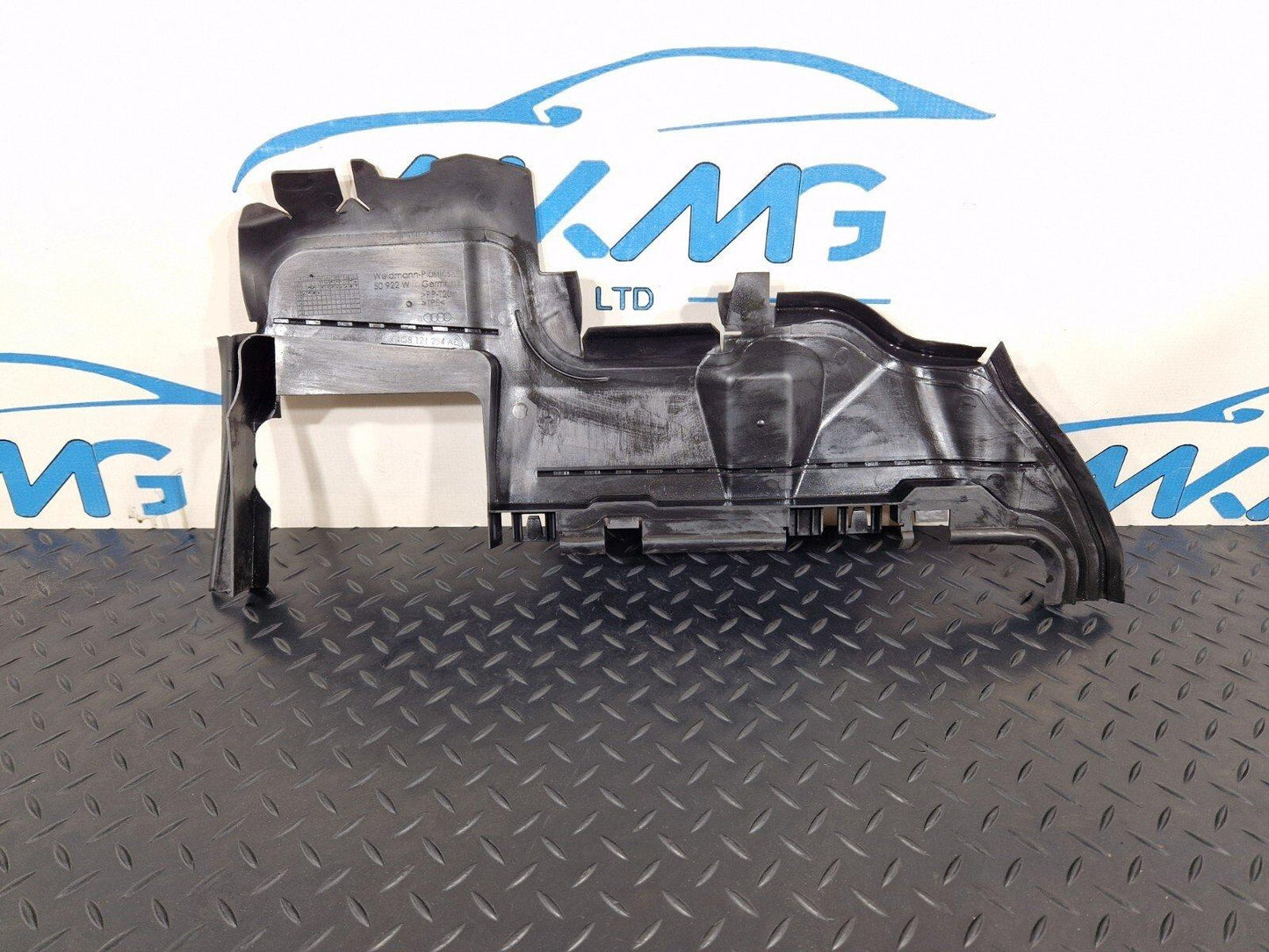 10-18 AUDI A7 4G S-LINE GENUINE FRONT LEFT RADIATOR AIR GUIDE 4G8121284AE