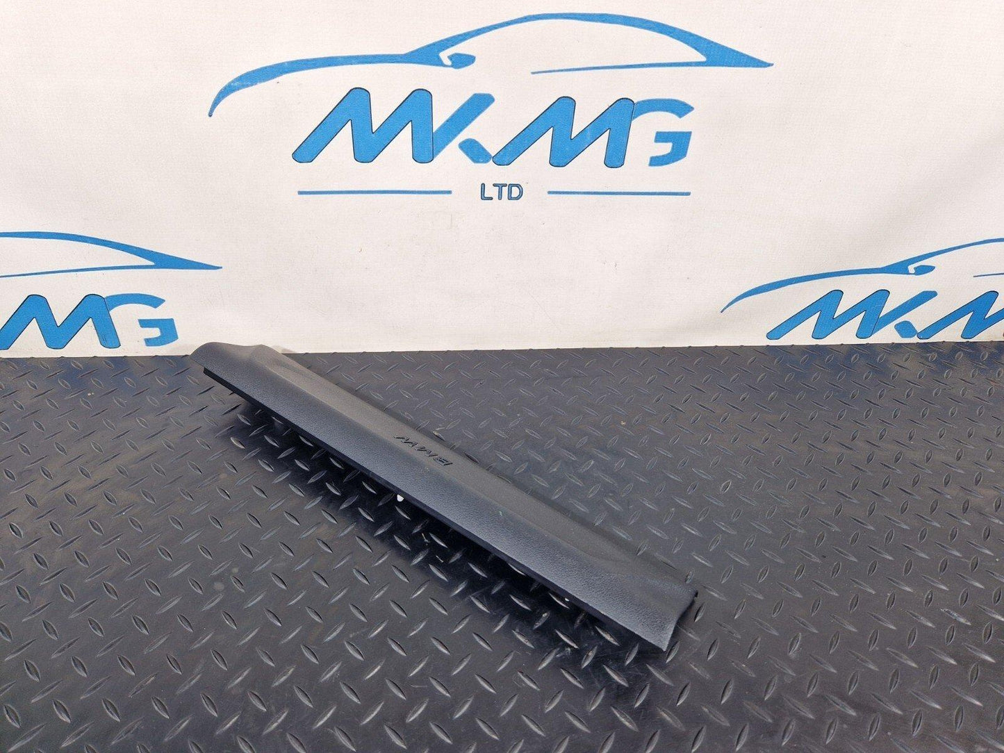 20-24 BMW 1 SERIES F40 DASHBOARD LOWER TRIM PANEL 7444937