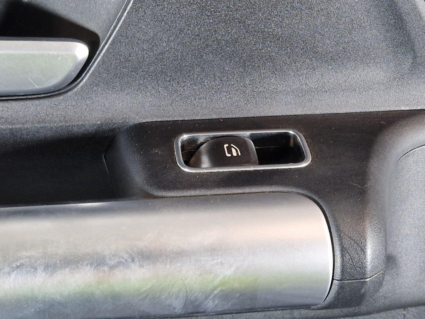 19-ON MERCEDES BENZ B CLASS W247 FRONT LEFT PASSENGER DOOR CARD PANEL IN BLACK
