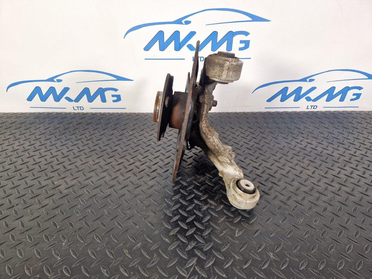 14-20 MERCEDES BENZ GLA X156 GENUINE OEM REAR LEFT N/S WHEEL HUB A2460306
