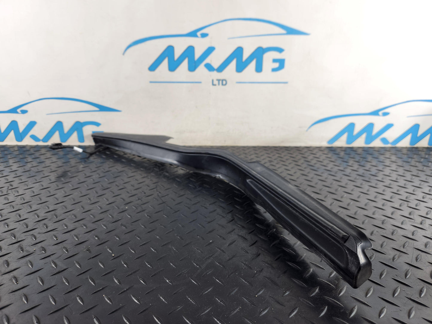 Range Rover Evoque L551 Genuine Right O/S Tailgate Moulding Trim K8D2406A76A