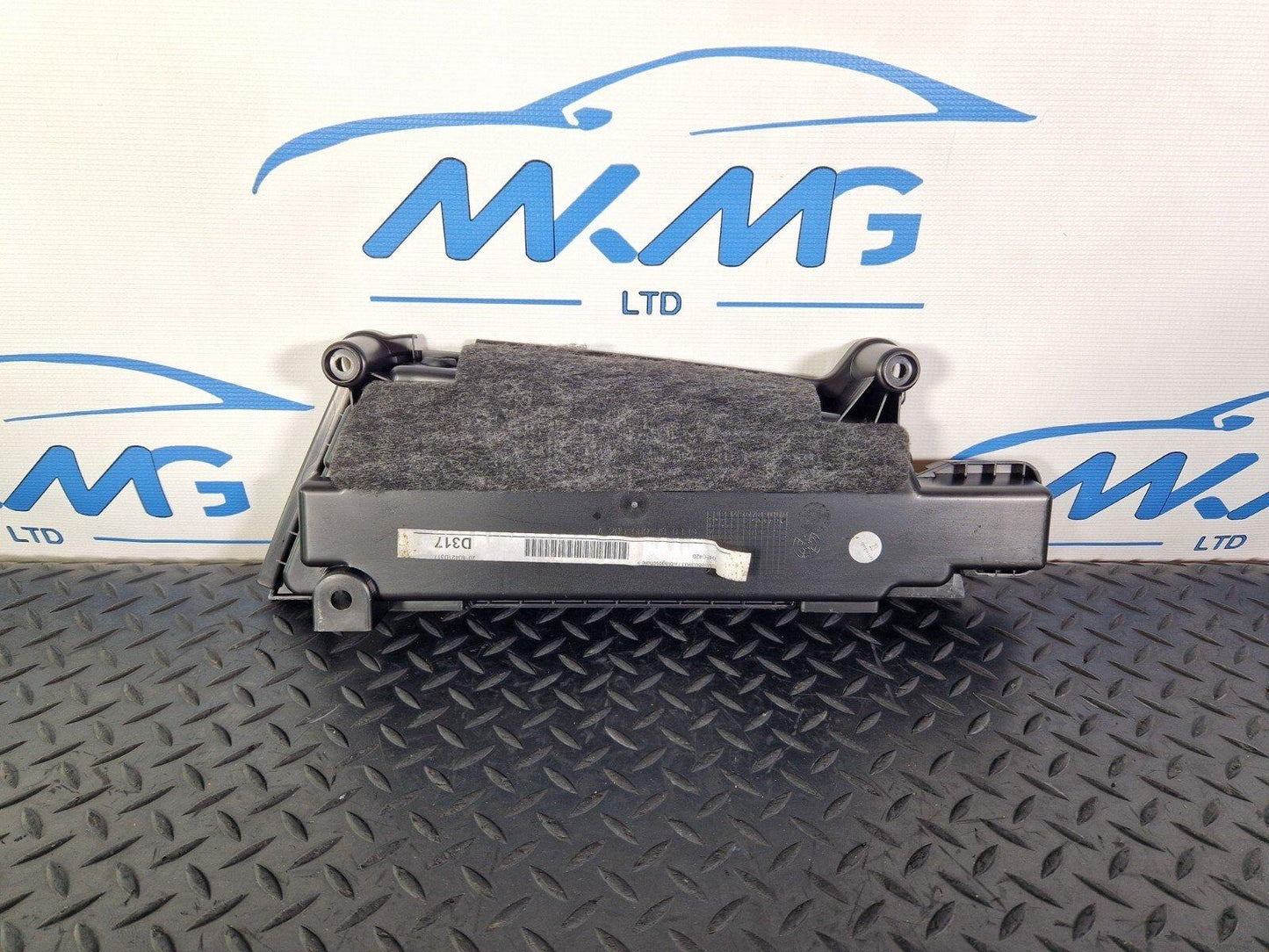 14-21 MERCEDES BENZ W205 GENUINE OEM WARNING TRIANGLE TRAY HOLDER A2056803903