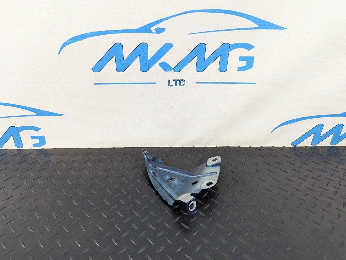 16-22 BMW X1 F48 GENUINE FRONT PASSENGER SIDE FENDER MOUNTING BRACKET 7351515