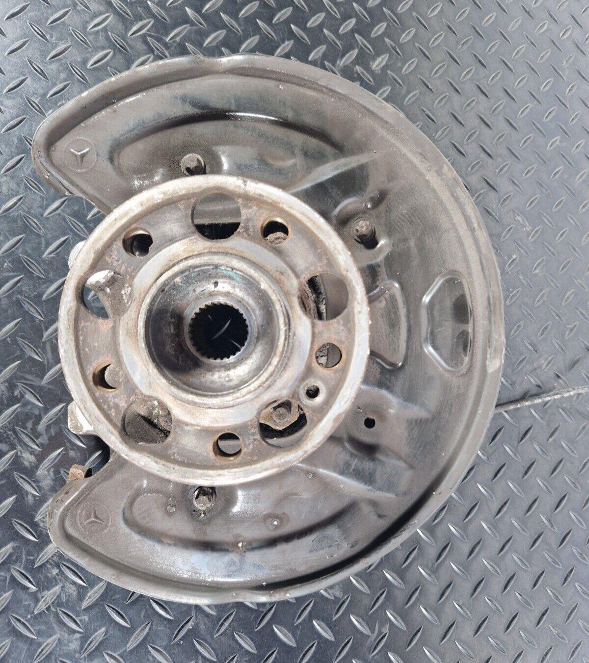 14-21 MERCEDES C350e W205 GENUINE REAR LEFT PASSENGER SIDE WHEEL HUB A2055467380