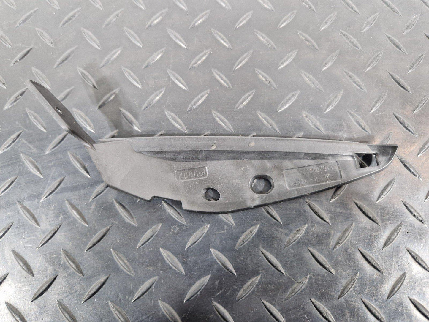 16-24 AUDI A5 F5 CONVERTIBLE FRONT RIGHT O/S MUD DEFLECTOR COVER TRIM 1402000014