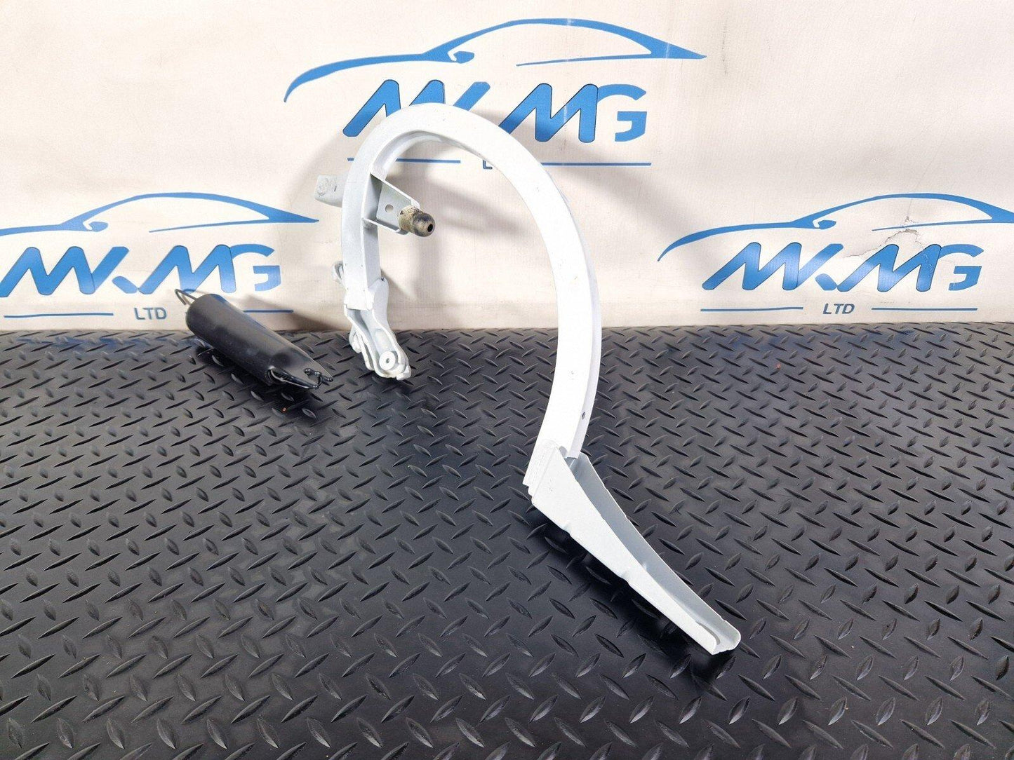 12-18 AUDI A6 C7 GENUINE REAR LEFT SIDE BOOT HINGE 4G5827301B