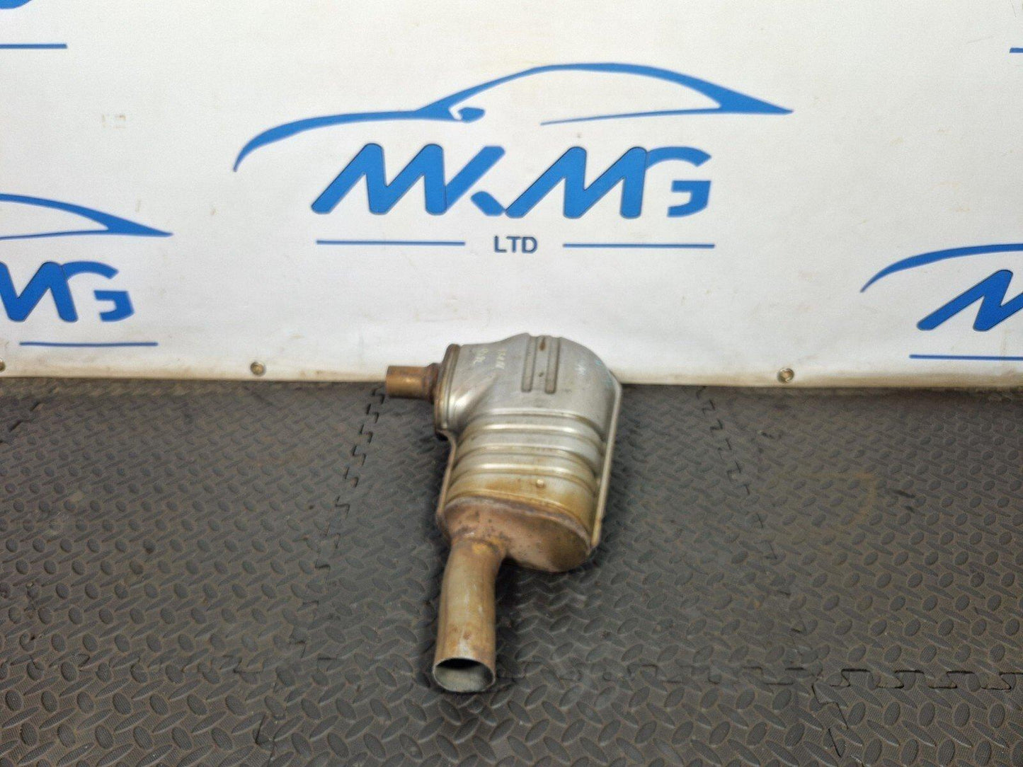 16-19 AUDI A4 B9 GENUINE EXHAUST BACKBOX SILENCER 8W0253411D