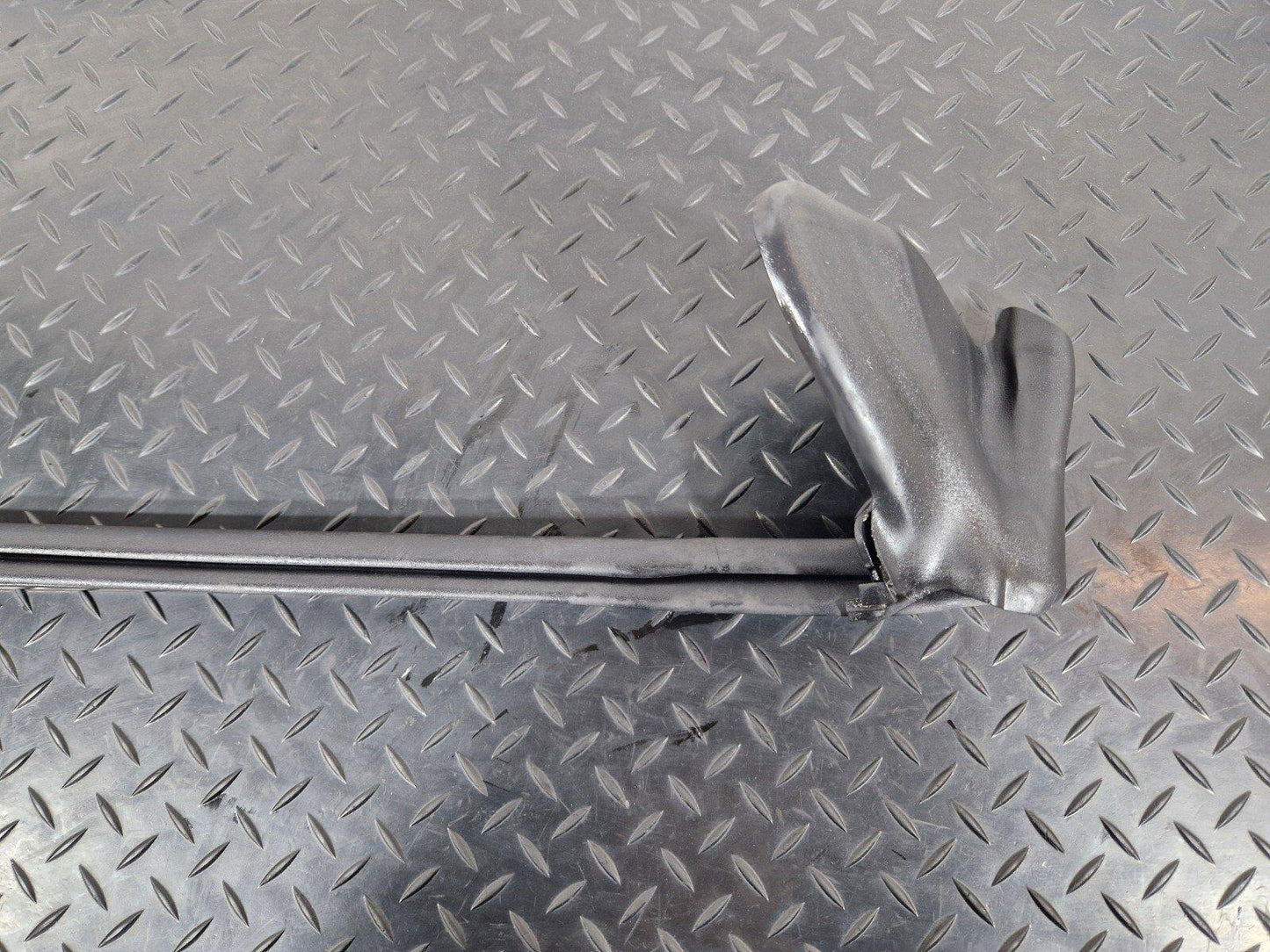 16-24 AUDI A5 F5 CONVERTIBLE LEFT INNER WINDOW APERTURE SEAL 8W7839479