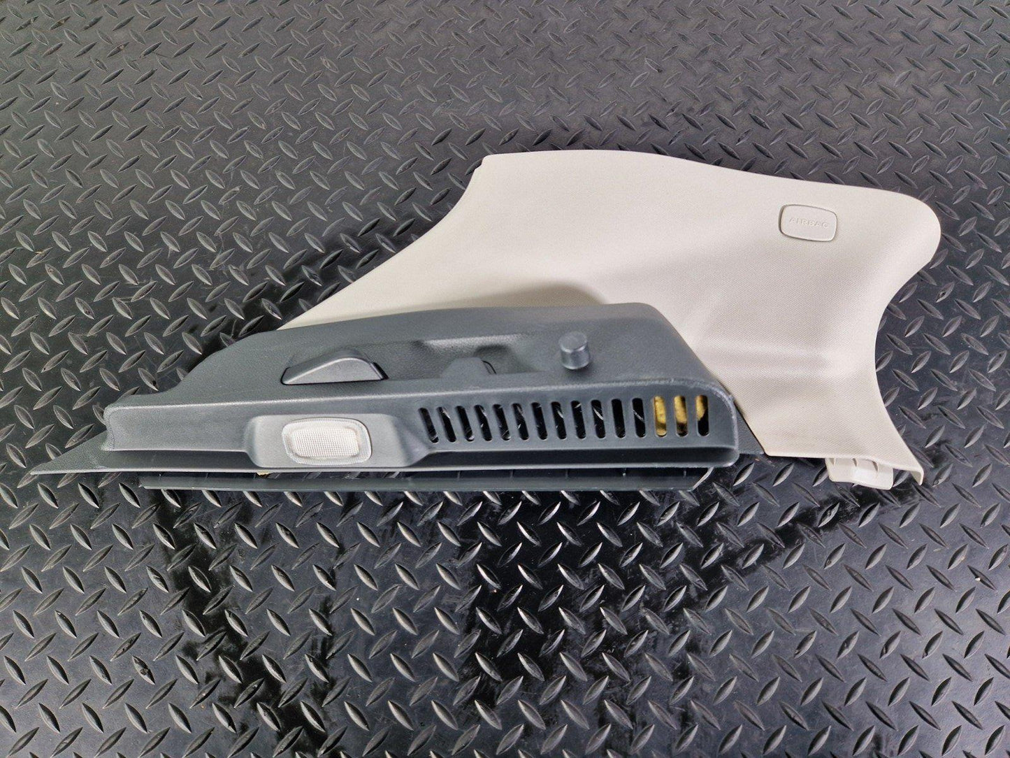 14-19 MERCEDES BENZ GLA X156 OEM BOOT REAR LEFT C-PILLAR TRIM A1566904300