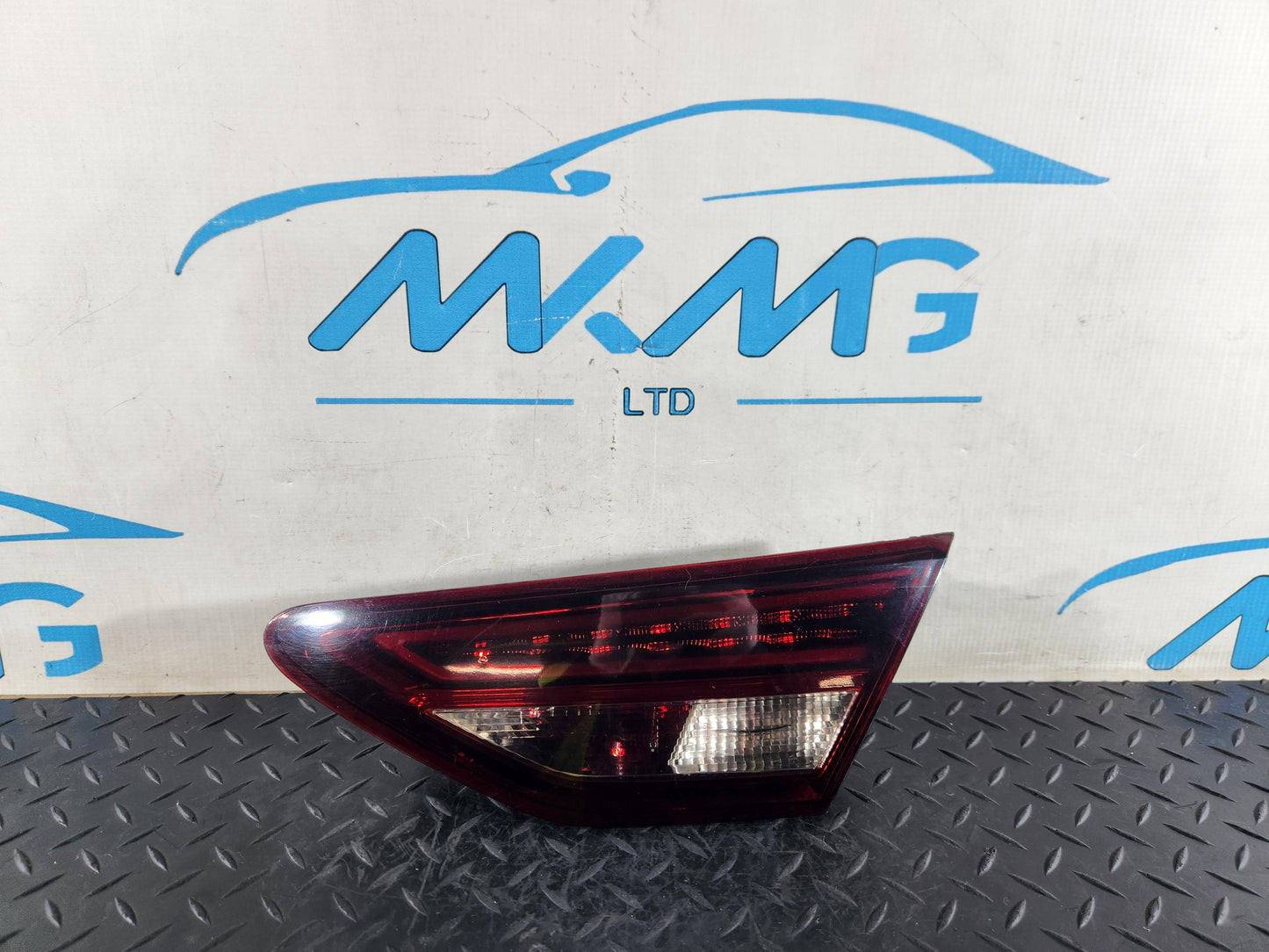 Seat Leon II 1P Hatchback Right Driver Side Inner Tail Light Genuine 5F0945308H