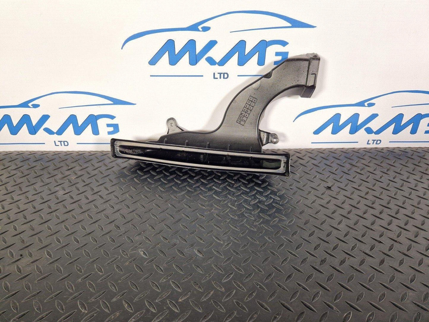 18-ON MERCEDES BENZ SPRINTER W907 W910 DASHBOARD AIR DUCT A9078304801
