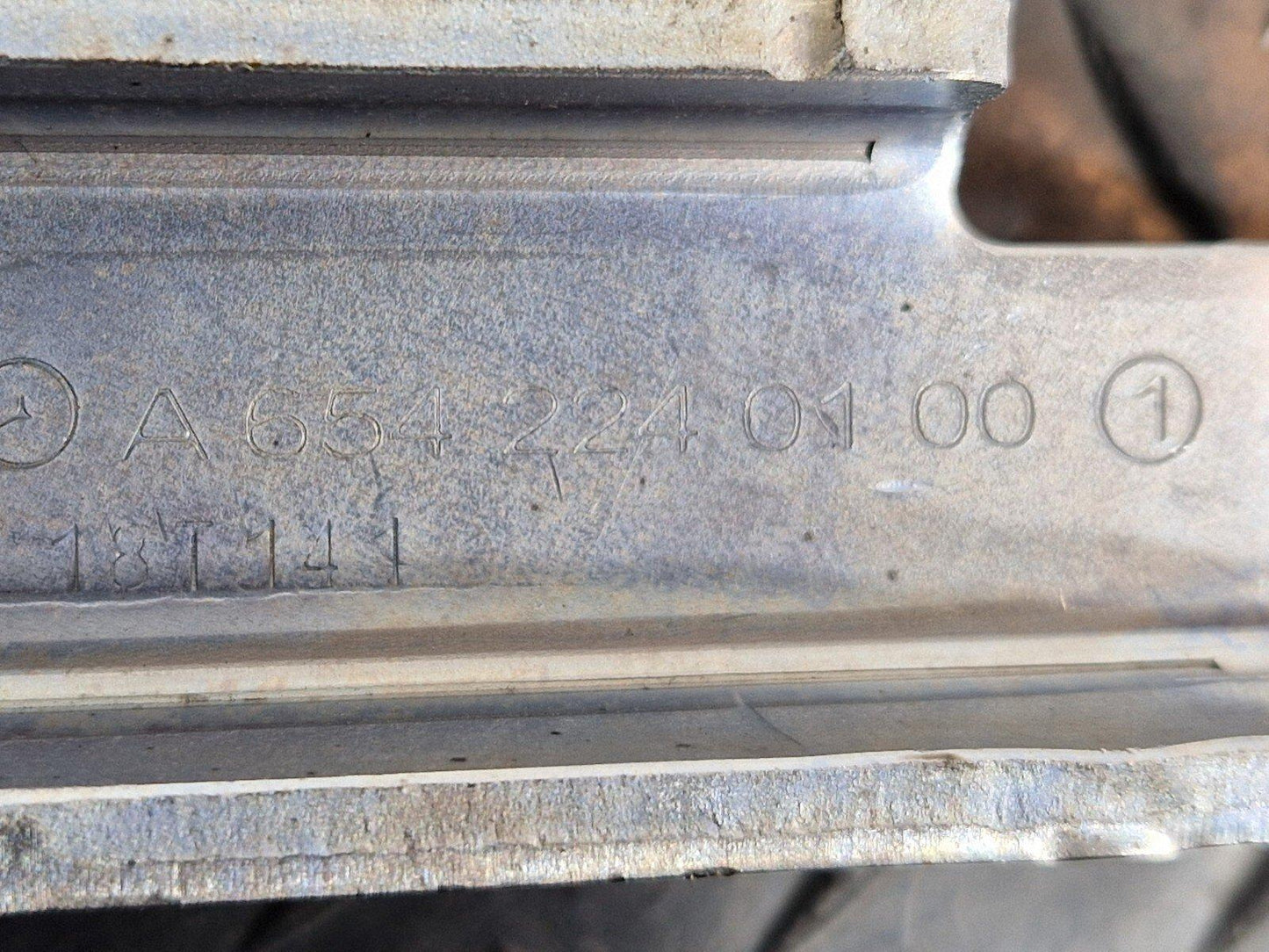 19-ON MERCEDES BENZ B CLASS W247 OM654 ENGINE LIFTING LUG A6542240100