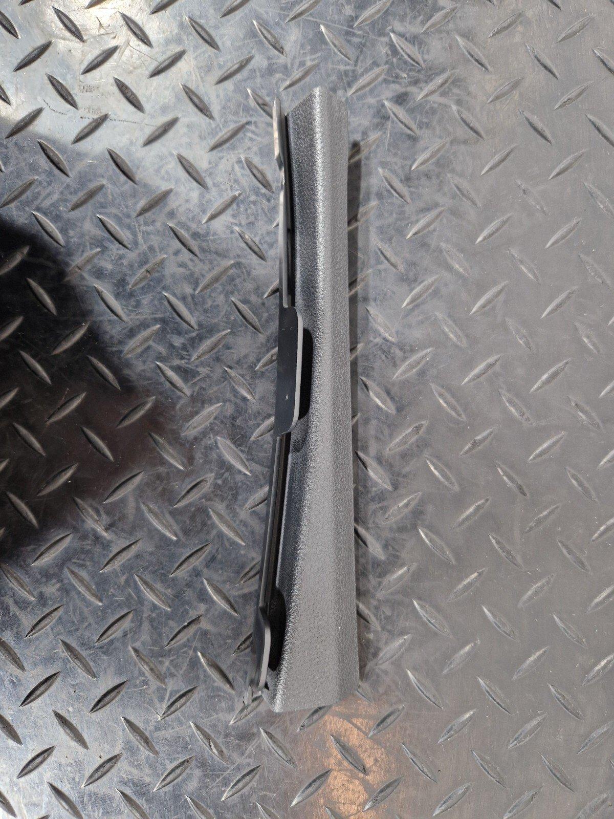 16-19 AUDI A4 B9 GENUINE RIGHT DRIVER SIDE A PILLAR BRACKET 8W0868204