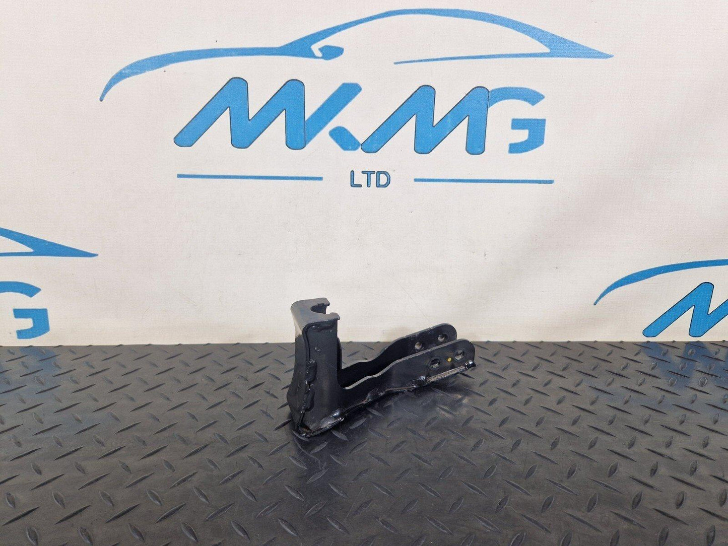 10-17 AUDI A8 4H FRONT LEFT N/S UNDERRUN BAR BRACKET MOUNT 4H0399633A