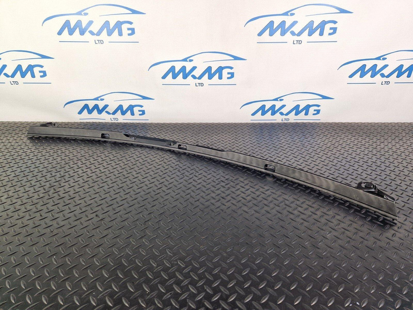 14-19 MERCEDES BENZ GLA X156 UNDER BONNET WINDSCREEN WASHER JET TRIM A1768600014