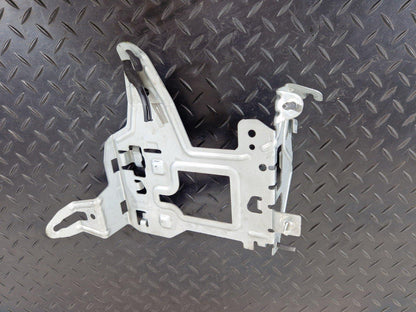 14-21 MERCEDES BENZ C300h W205 FUSE BOX RELAY HOLDER BRACKET A2055451740