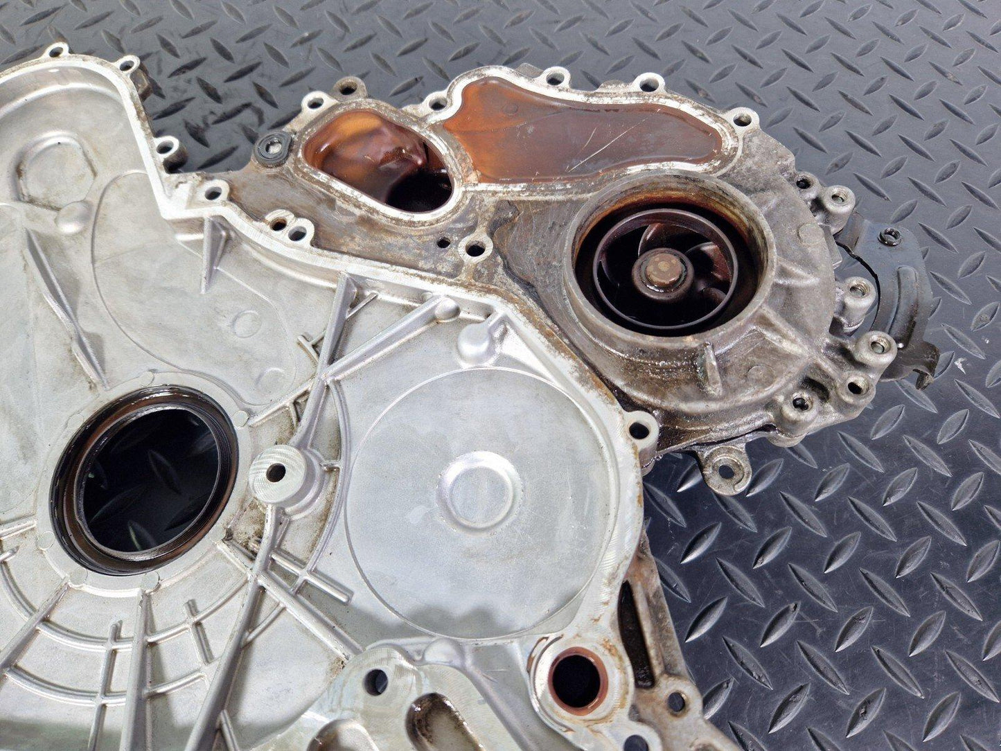 AUDI A7 4G GENUINE 3.0 TDI V6  CRTD  ENGINE TIMING COVER & PUMP 059103153CJ
