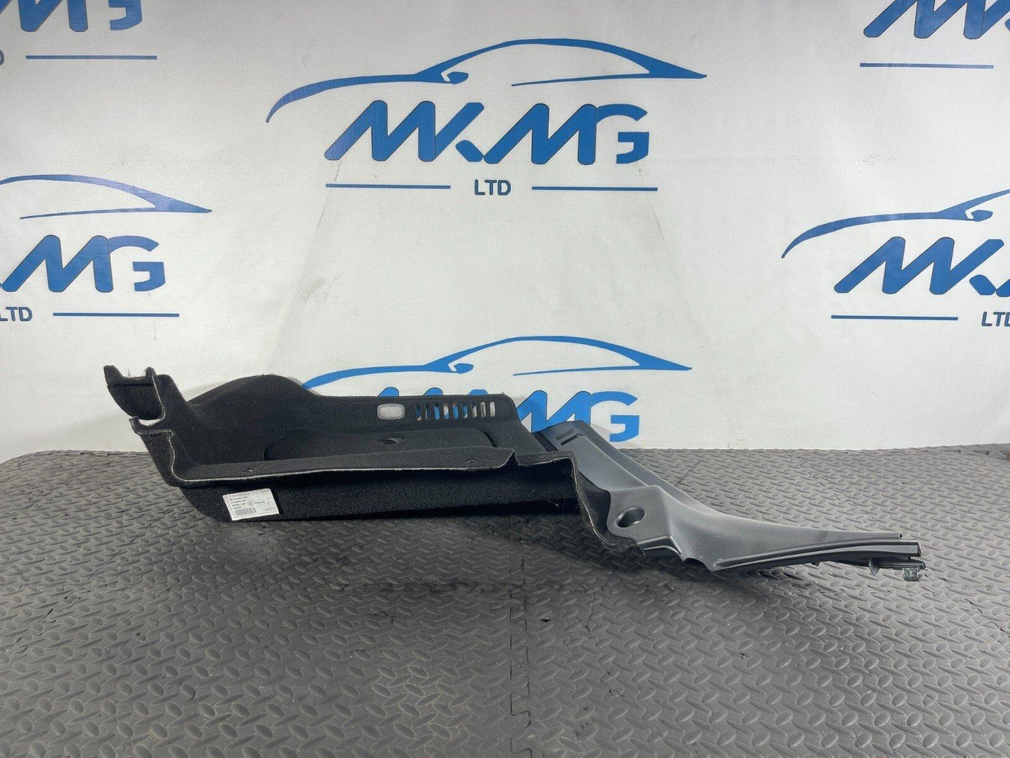 12-18 MERCEDES A-CLASS W176 GENUINE REAR LEFT N/S BOOT PANEL TRIM A1766900041