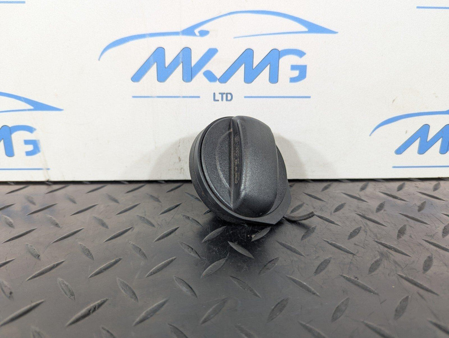 10-17 AUDI A8 4H GENUINE TANK CAP CLOSURE FUEL
