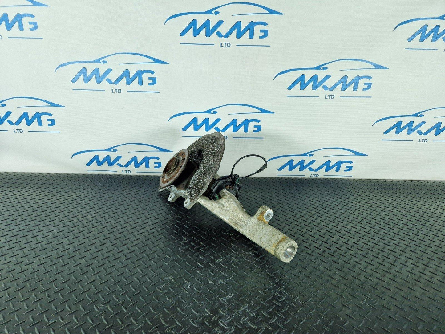 11-19 MERCEDES BENZ ML W166 FRONT LEFT N/S WHEEL HUB & BEARING A1663300920