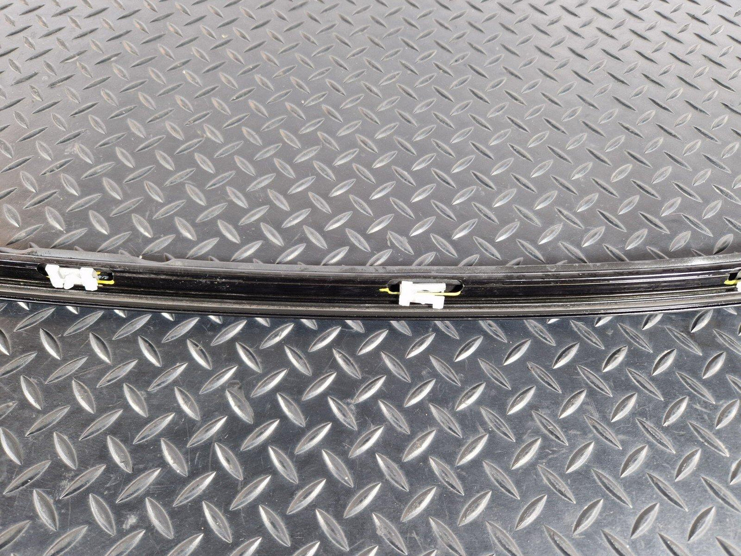 11-18 BMW 6 SERIES F06 RIGHT WINDOWS SURROUND TOP UPPER ROOF STRIP 7275304