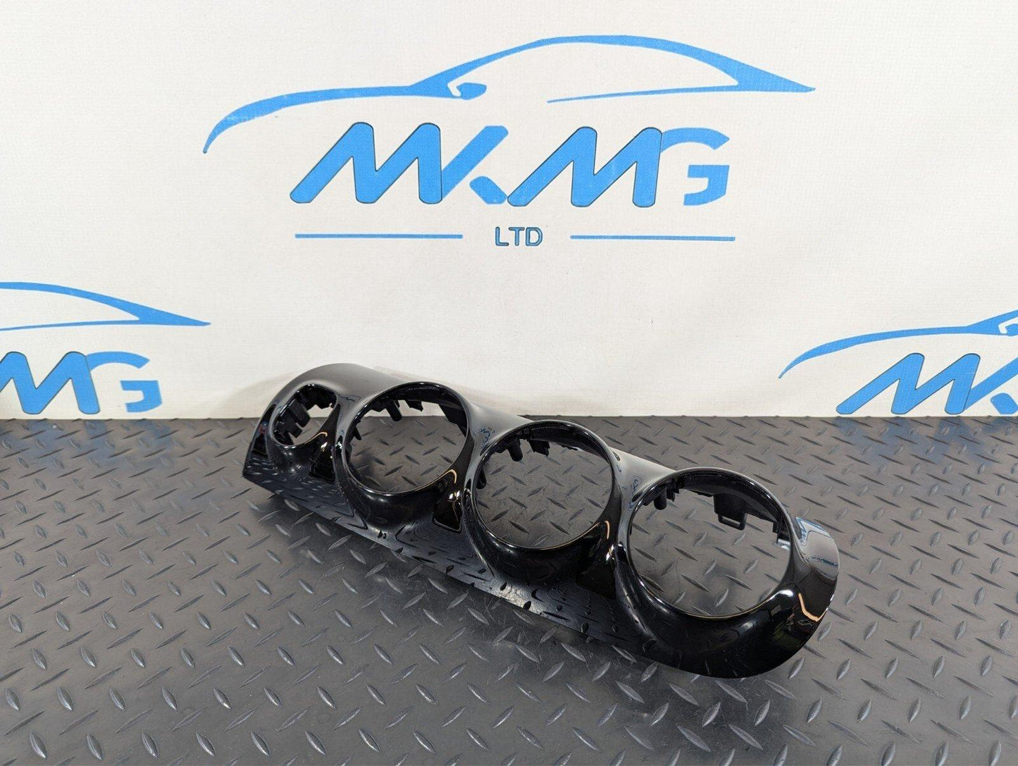 18-ON MERCEDES BENZ A CLASS W177 DASHBOARD AIR VENT SURROUND TRIM A1776800001