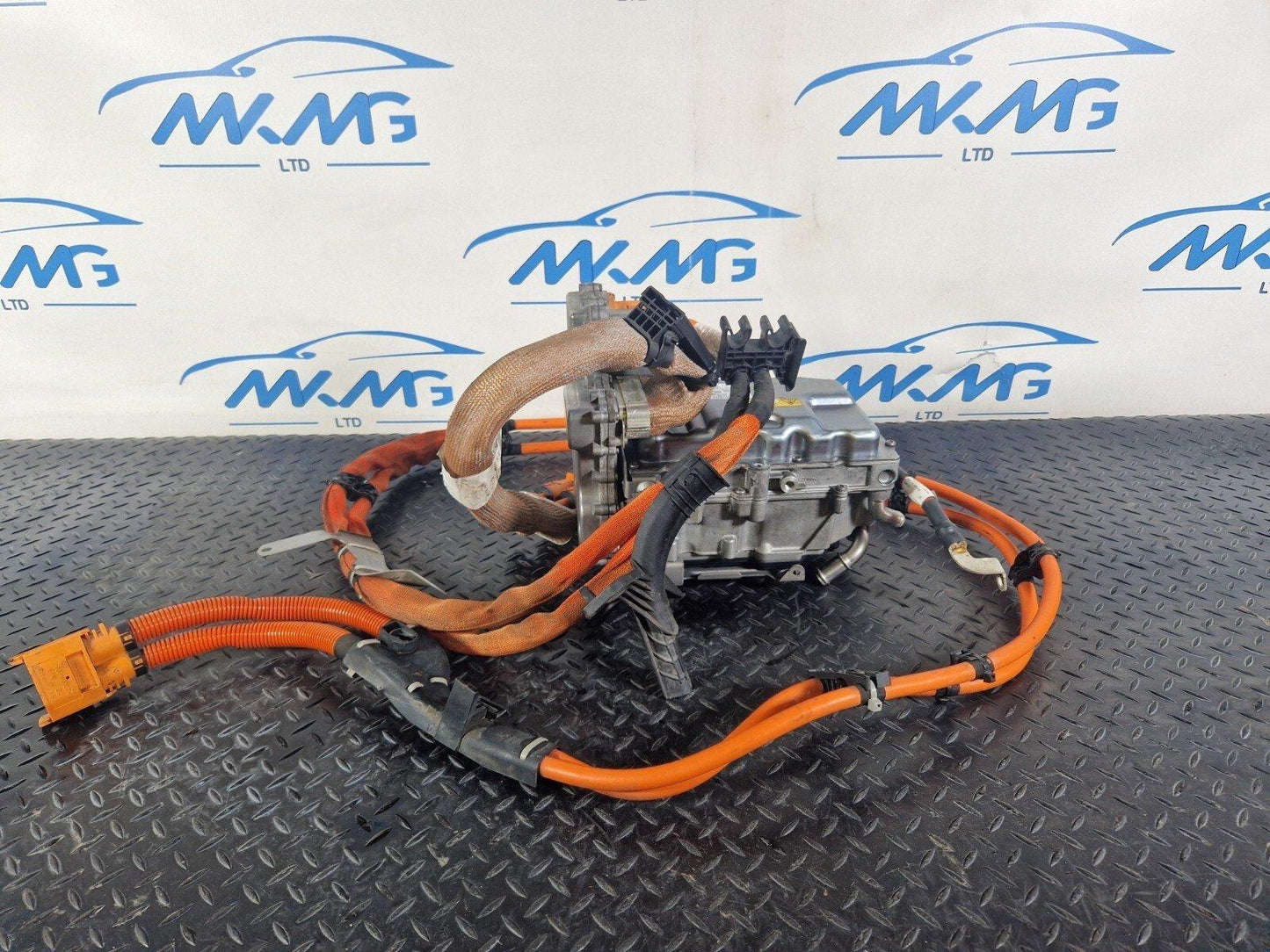 19-ON MERCEDES CLA C118 250E BATTERY CHARGER WITH CABLE A1779002406 A1775408130