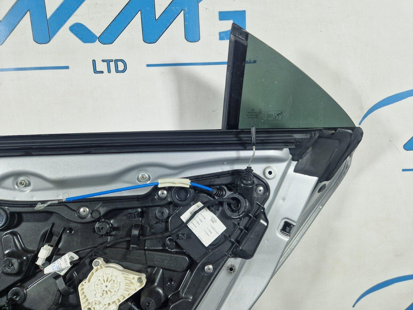 13-19 MERCEDES CLA C117 COUPE GENUINE REAR RIGHT O/S/R COMPLETE DOOR (DAMAGED)