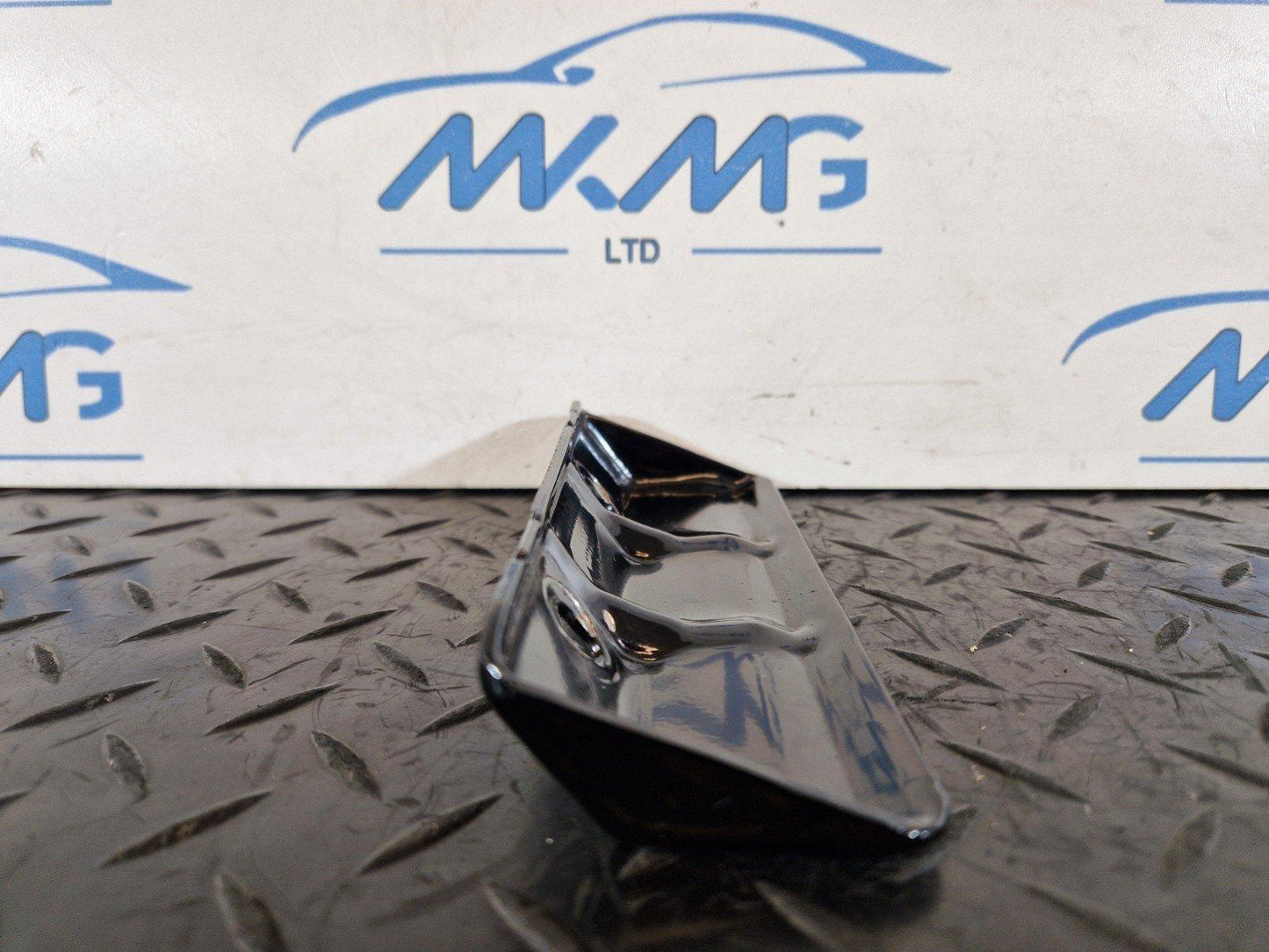 14-23 MERCEDES VITO W447 GENUINE OEM ORIGINAL BATTERY HOLDER TRAY A639541021