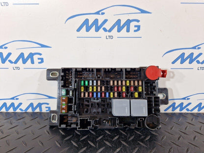 19-ON RANGE ROVER EVOQUE L551 GENUINE PASSENGER FUSE BOX M8D2-14A073-BA