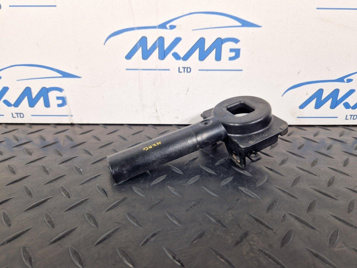 16-19 AUDI A4 B9 GENUINE OEM COOLANT REGULATOR SUPPORT 4G0805201