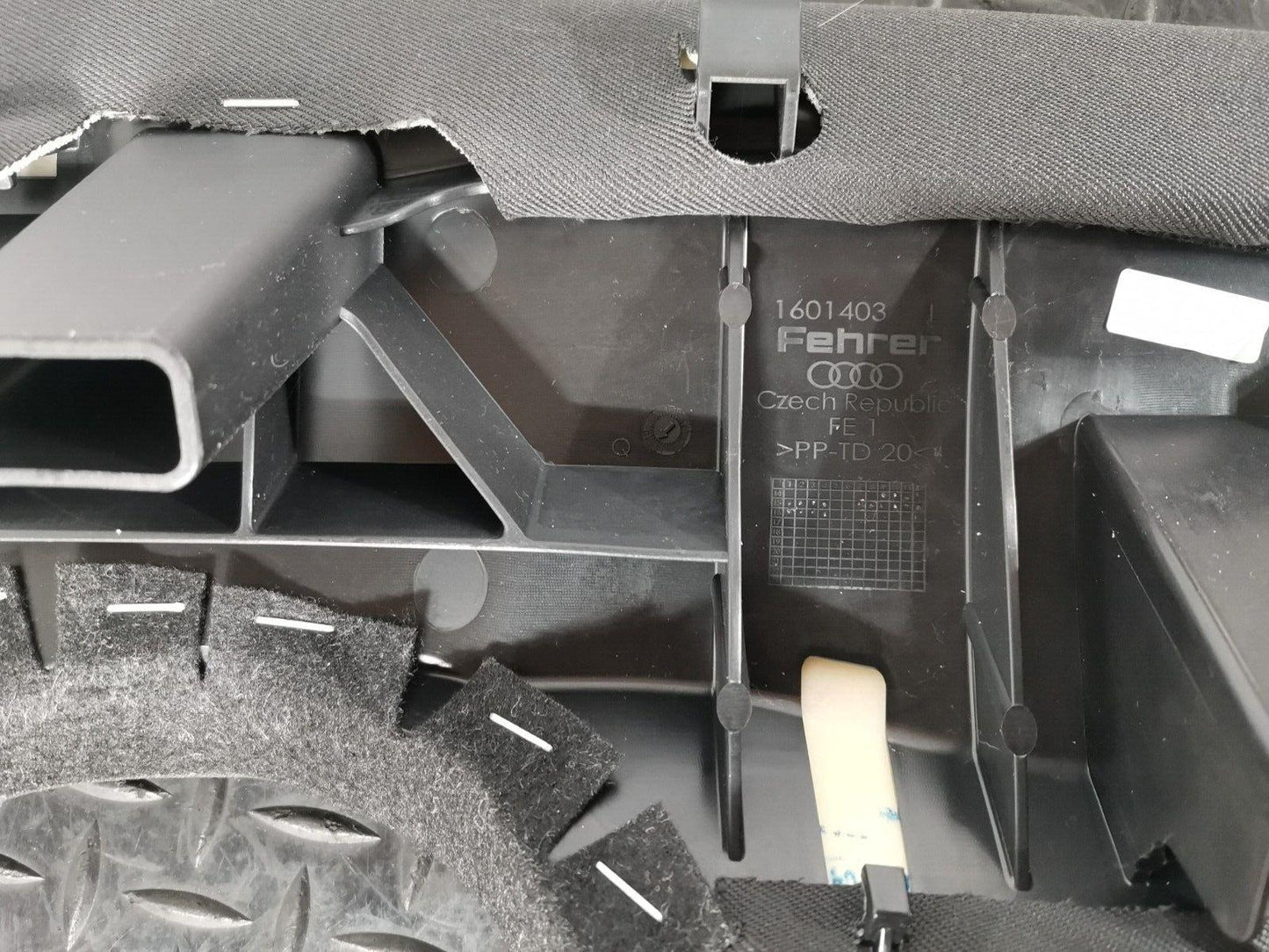 16-19 AUDI A4 B9 SALOON GENUINE REAR LEFT PASSENGER SIDE CLOTH BOLSTER 8W0885703