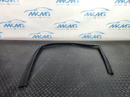 Land Rover Range Rover Evoque L551 Front Right Door Window Rubber Frame XC940