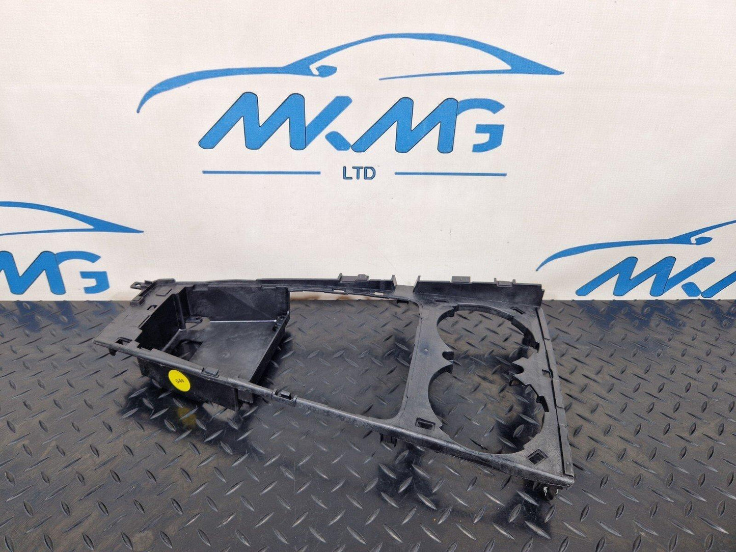 16-19 AUDI A4 B9 GENUINE CENTRE CONSOLE TRIM 8W2864261