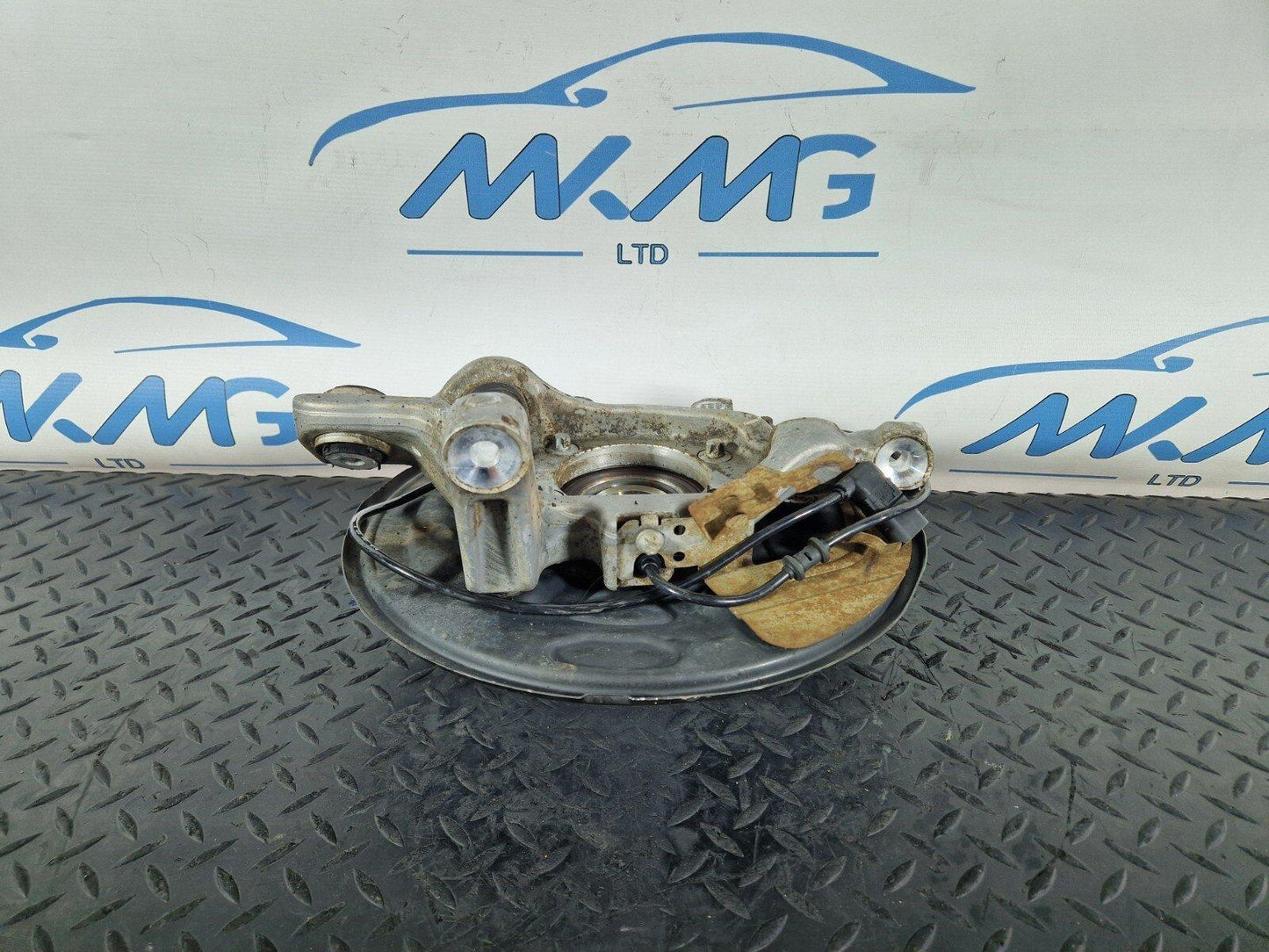 14-21 MERCEDES BENZ W205 REAR LEFT N/S WHEEL HUB CARRIER A2053500141