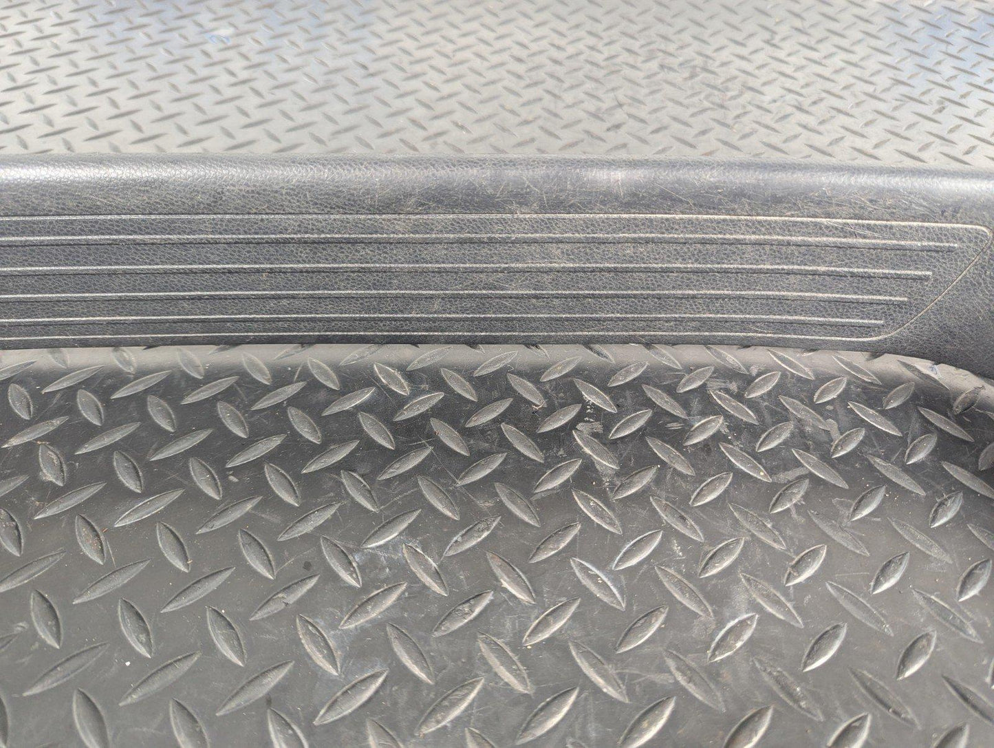 11-19 MERCEDES BENZ ML W166 CLASS RIGHT FRONT SILL TRIM COVER A1666801835