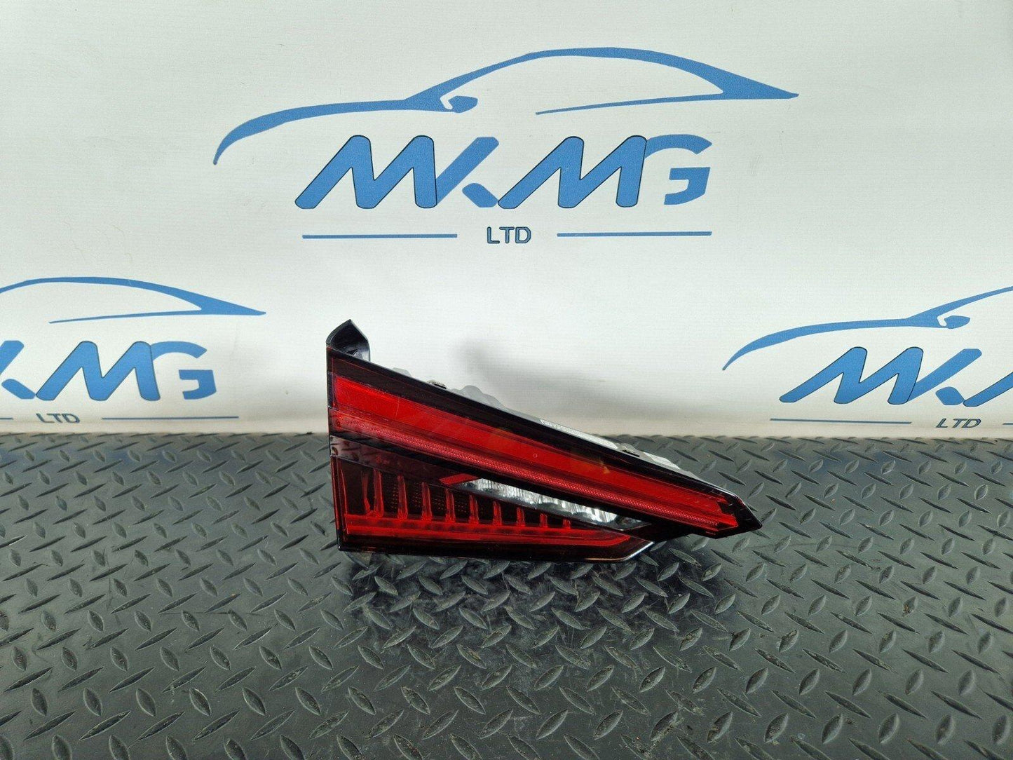 16-24 AUDI A5 F5 COUPE GENUINE REAR LEFT N/S TAILGATE INNER LED LIGHT 8W6945093C
